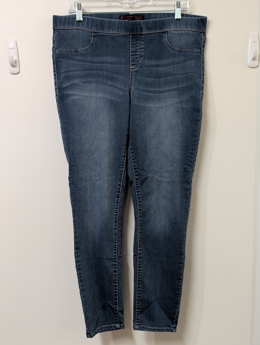 No Boundaries Medium Wash Jeggings Size XL (Juniors)